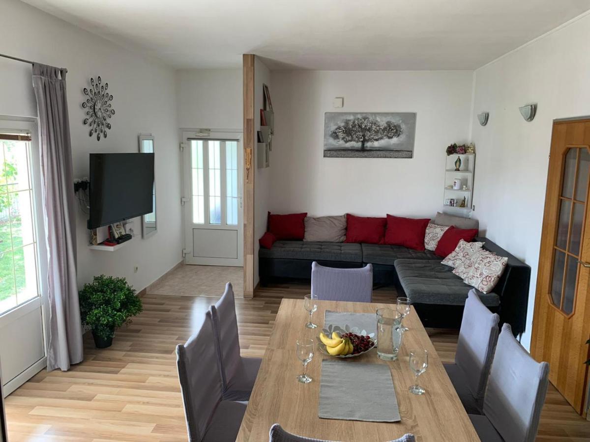 Apartmani Bilic Dugi Rat Exterior foto